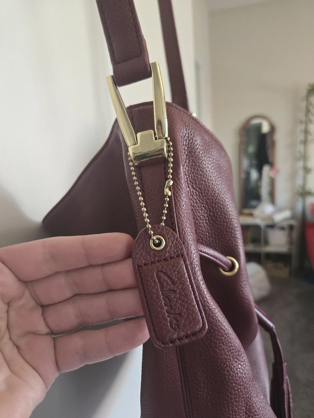 Clarks Burgundy Genuine Leather Tassel Bucket Bag Adjustable Crossbody